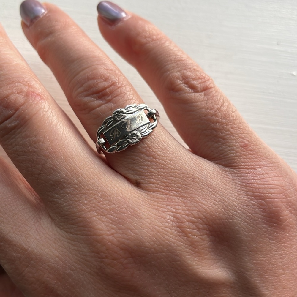 Vintage signet ring